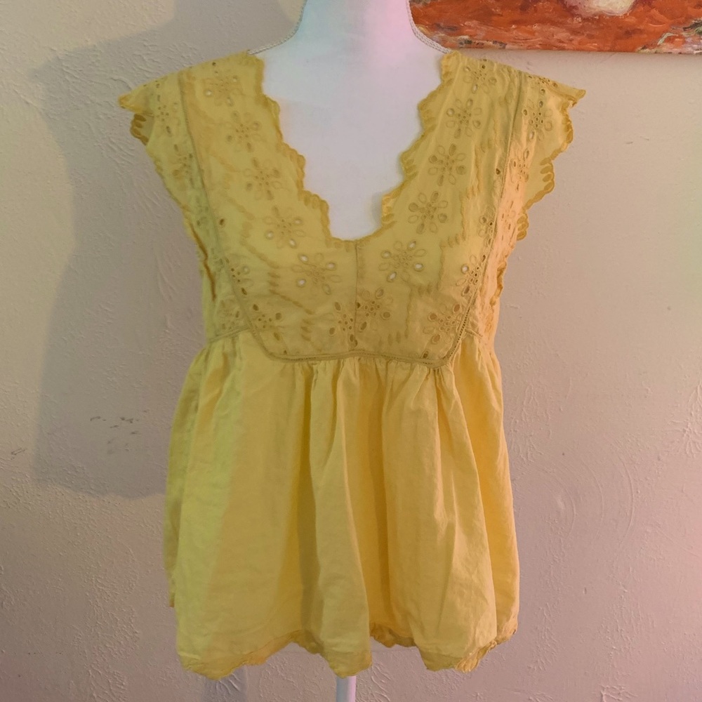 Gorgeous yellow Lucky Brand Top -size medium